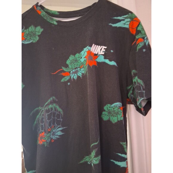 R A R E- NIKE HOOP ISLAND Tshirts - Day and Night versions- Excellent condition - Picture 4 of 5